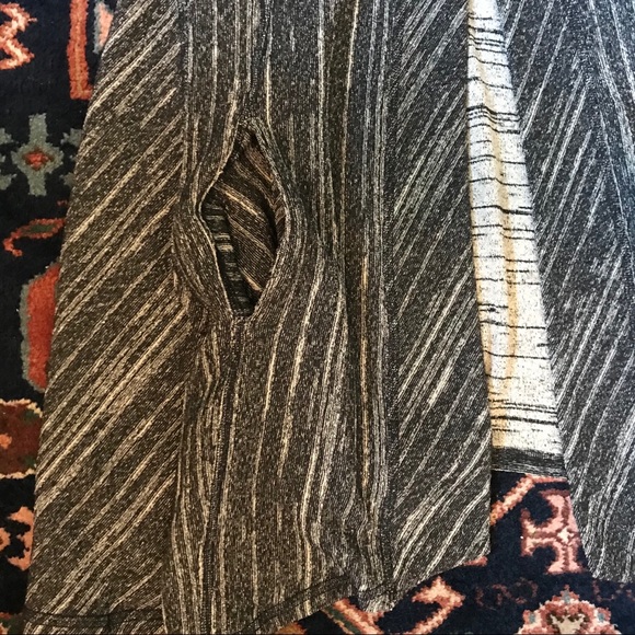 Nathalie Seaver Tunic - Picture 4 of 5